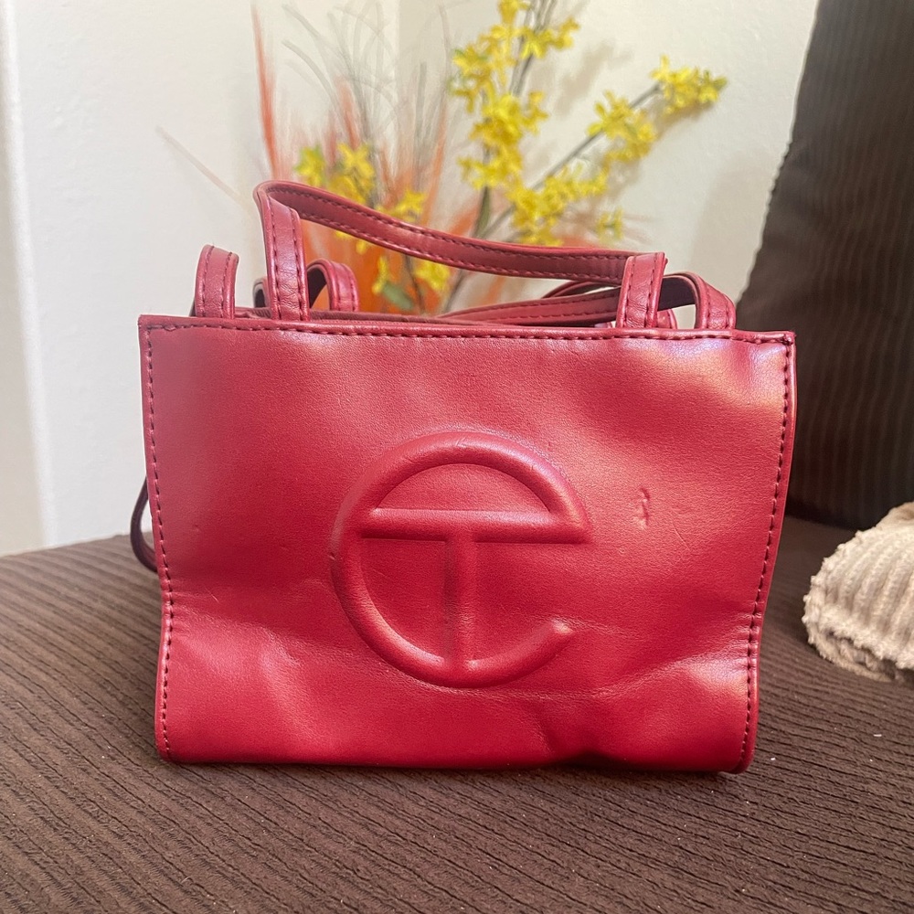 small telfar shopping bag in oxblood